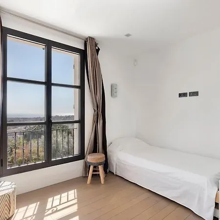 Avec Piscine à Cannes 7 Bedrooms Le Cannet
