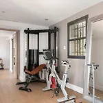 Βίλα Avec Piscine A Cannes 7 Bedrooms *