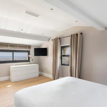Avec Piscine A Cannes 7 Bedrooms