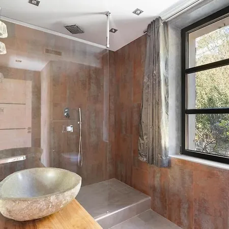 Avec Piscine A Cannes 7 Bedrooms Villa