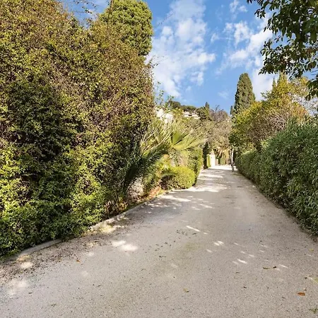 Avec Piscine A Cannes 7 Bedrooms Villa Le Cannet