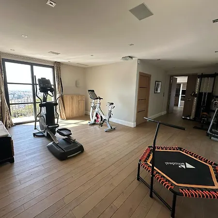 Avec Piscine A Cannes 7 Bedrooms Villa